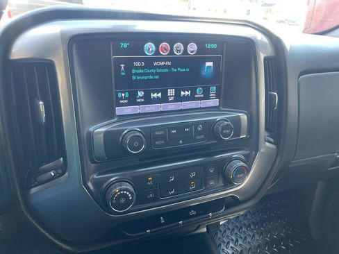 Used 2018 Chevrolet Silverado 1500 LT image 24