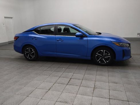 Used 2024 Nissan Sentra SV FWD image 11