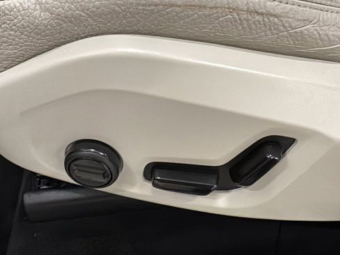 Certified 2023 Volvo XC90 B5 Plus w/ Protection Package Premier image 25