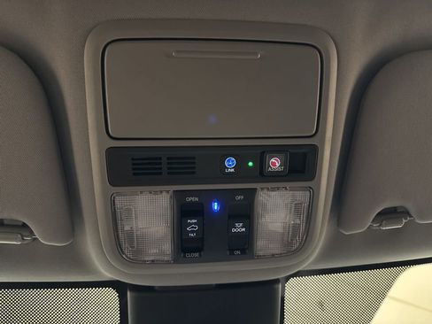 Used 2022 Honda Odyssey Elite image 34