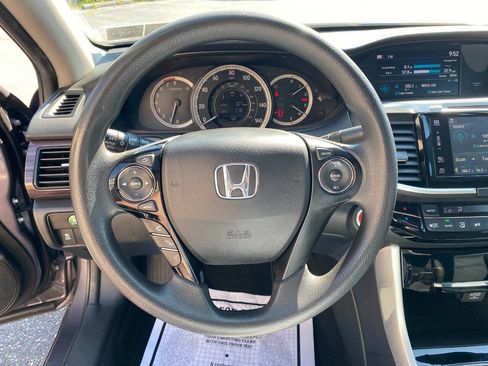 Used 2016 Honda Accord EX image 13