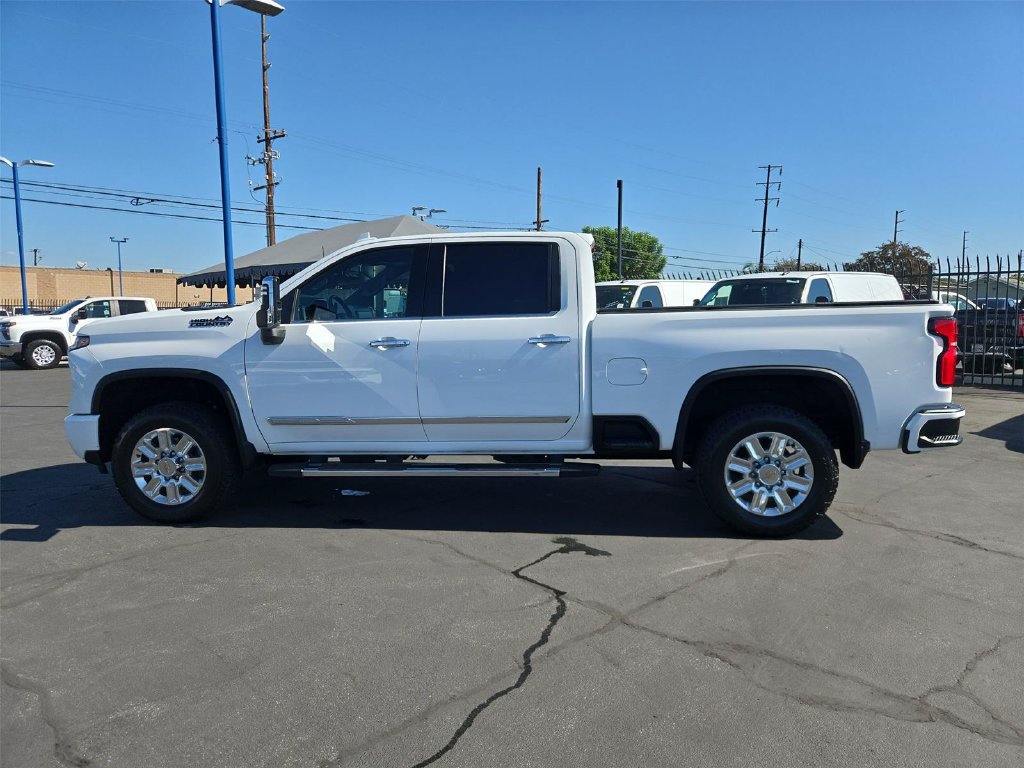 Certified 2024 Chevrolet Silverado 2500 High Country w/ High Country Premium Package AWD/4WD image 34