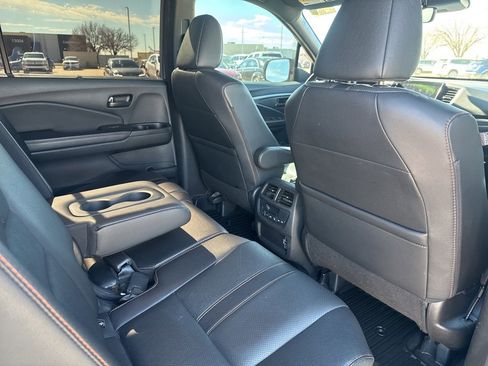 Used 2022 Honda Pilot TrailSport image 7