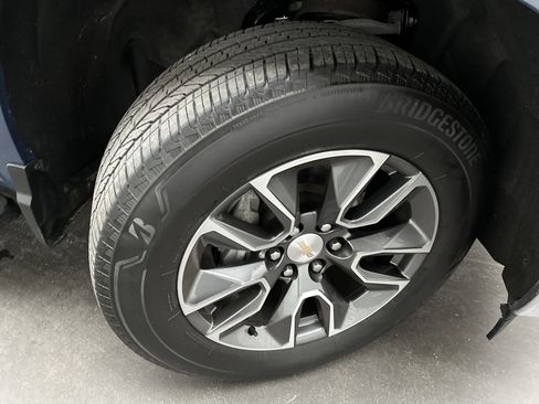 Used 2024 Chevrolet Silverado 1500 LT AWD/4WD image 11