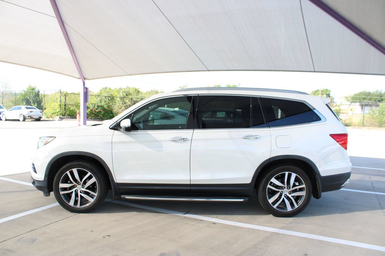 Used 2017 Honda Pilot Touring image 2