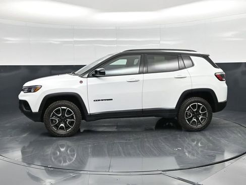Used 2025 Jeep Compass Trailhawk w/ Trailer Tow Group image 6