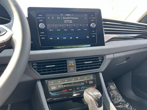 New 2026 Volkswagen Jetta SE FWD image 20