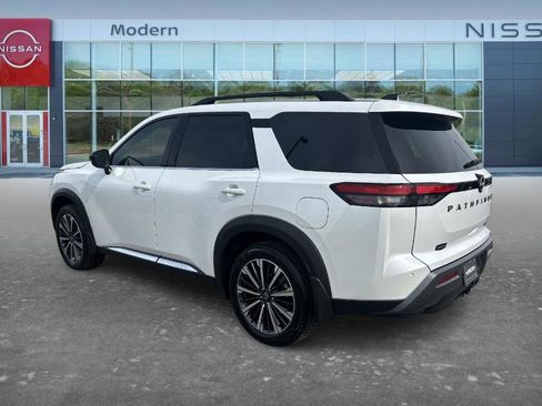 Certified 2026 Nissan Pathfinder Platinum w/ Cargo Package FWD image 7