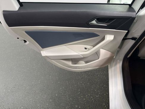 New 2026 Volkswagen Jetta SE image 11