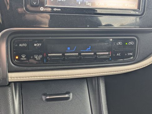 Used 2018 Toyota Corolla iM image 23