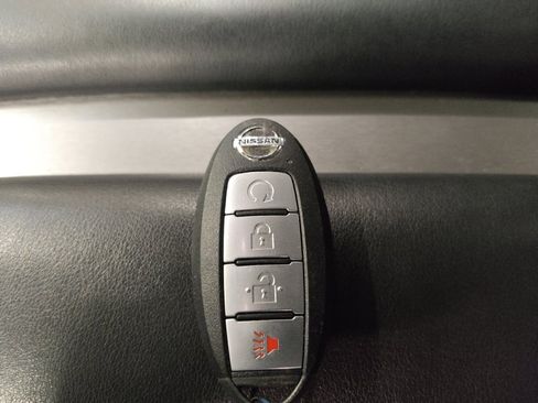 Used 2020 Nissan Murano SV image 32