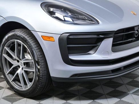 Used 2026 Porsche Macan AWD/4WD image 36