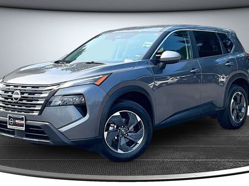 Used 2025 Nissan Rogue SV AWD/4WD image 4