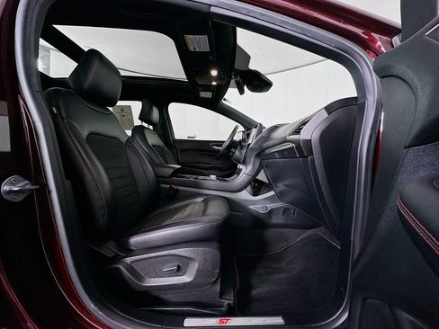 Used 2024 Ford Edge ST-Line image 33