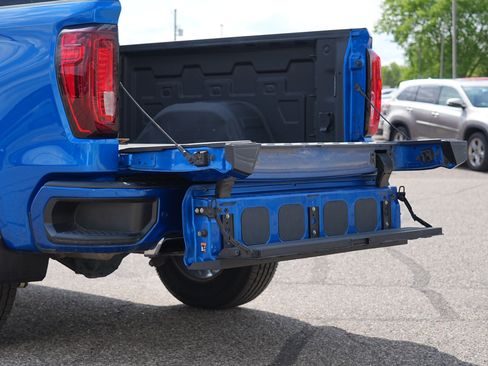 Used 2023 GMC Sierra 1500 AT4 w/ Technology Package AWD/4WD image 12
