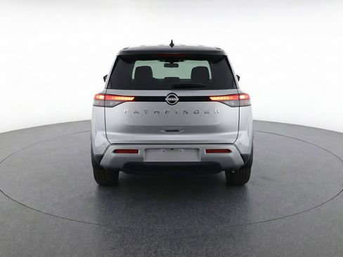 Used 2025 Nissan Pathfinder SV image 7
