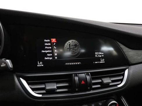 Used 2017 Alfa Romeo Giulia AWD image 22