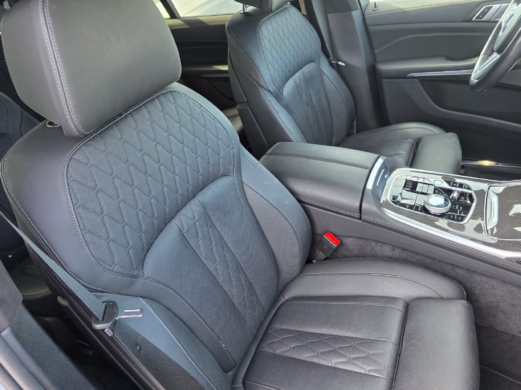 Certified 2024 BMW X7 M60i w/ Executive Package AWD/4WD image 33