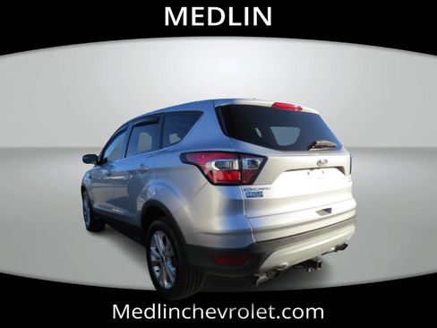 Used 2017 Ford Escape SE w/ SE Cold Weather Package image 4