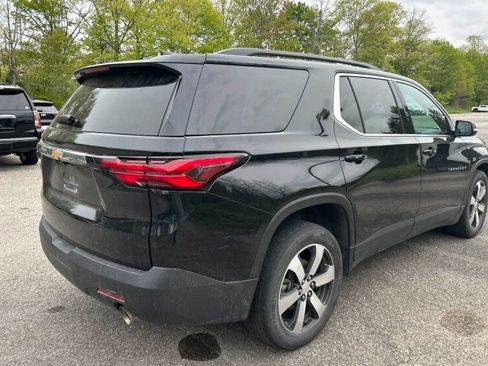 Used 2023 Chevrolet Traverse LT w/ LT Premium Package AWD/4WD image 4