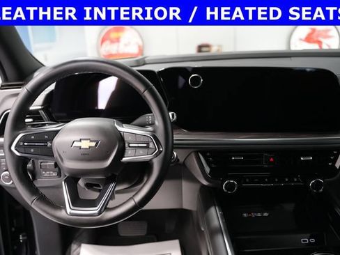 Used 2025 Chevrolet Suburban LT w/ Comfort Package AWD/4WD image 2