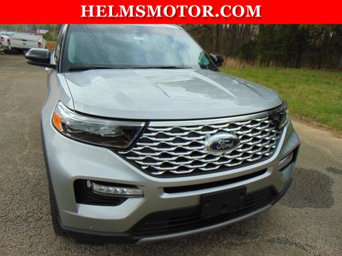 Used 2023 Ford Explorer Platinum w/ Technology Package image 15