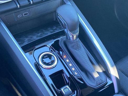 Used 2026 Chevrolet Colorado LT image 12