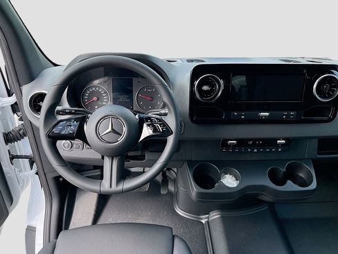 New 2025 Mercedes-Benz Sprinter 2500 image 21
