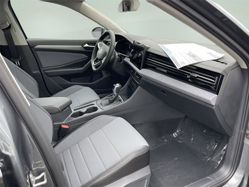 New 2025 Volkswagen Jetta SE image 18