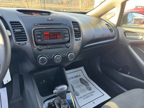 Used 2017 Kia Forte LX image 8