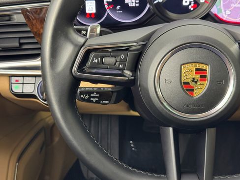 Used 2021 Porsche Panamera w/ Premium Package image 22