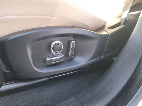 Used 2020 Jaguar F-PACE Premium image 19