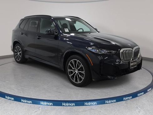 Used 2025 BMW X5 xDrive40i w/ M Sport Package AWD/4WD image 3