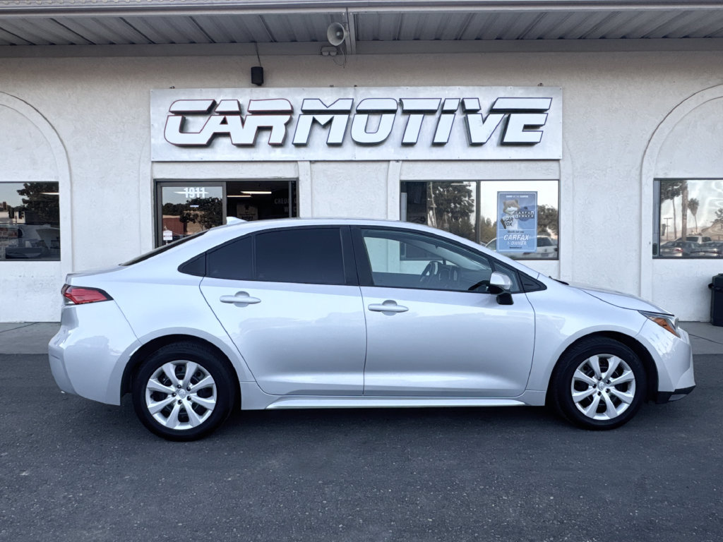 Used 2024 Toyota Corolla LE FWD image 3