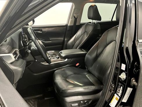 Used 2020 Toyota Highlander Limited image 22