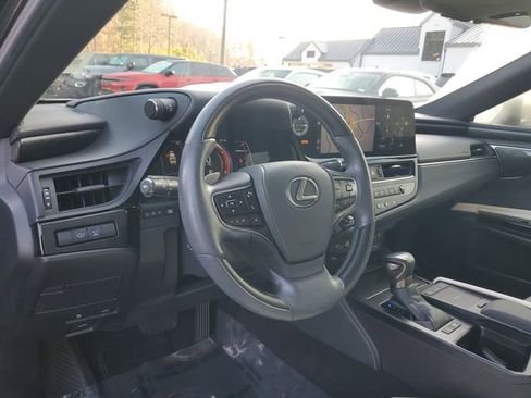 Used 2022 Lexus ES 300h Ultra Luxury image 18