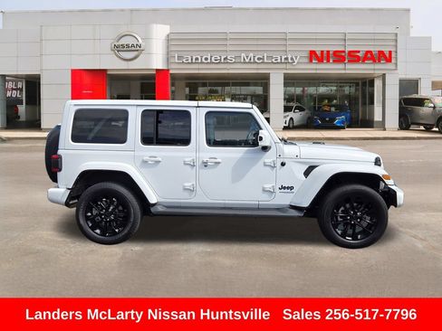 Used 2021 Jeep Wrangler Unlimited Sahara AWD/4WD image 2
