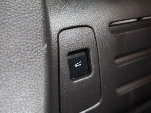 Used 2014 Lincoln MKX AWD w/ Equipment Group 101A image 21