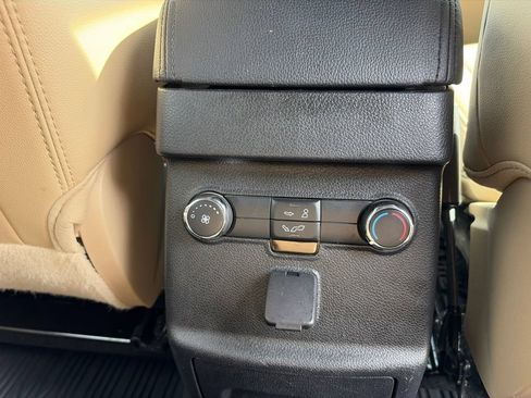 Used 2017 Ford Explorer XLT w/ Equipment Group 202A AWD/4WD image 34