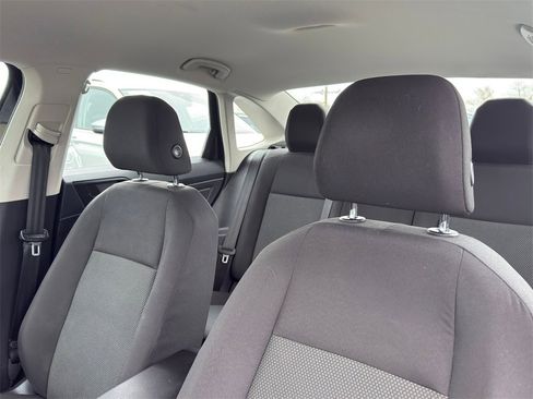 Used 2019 Volkswagen Jetta S image 10