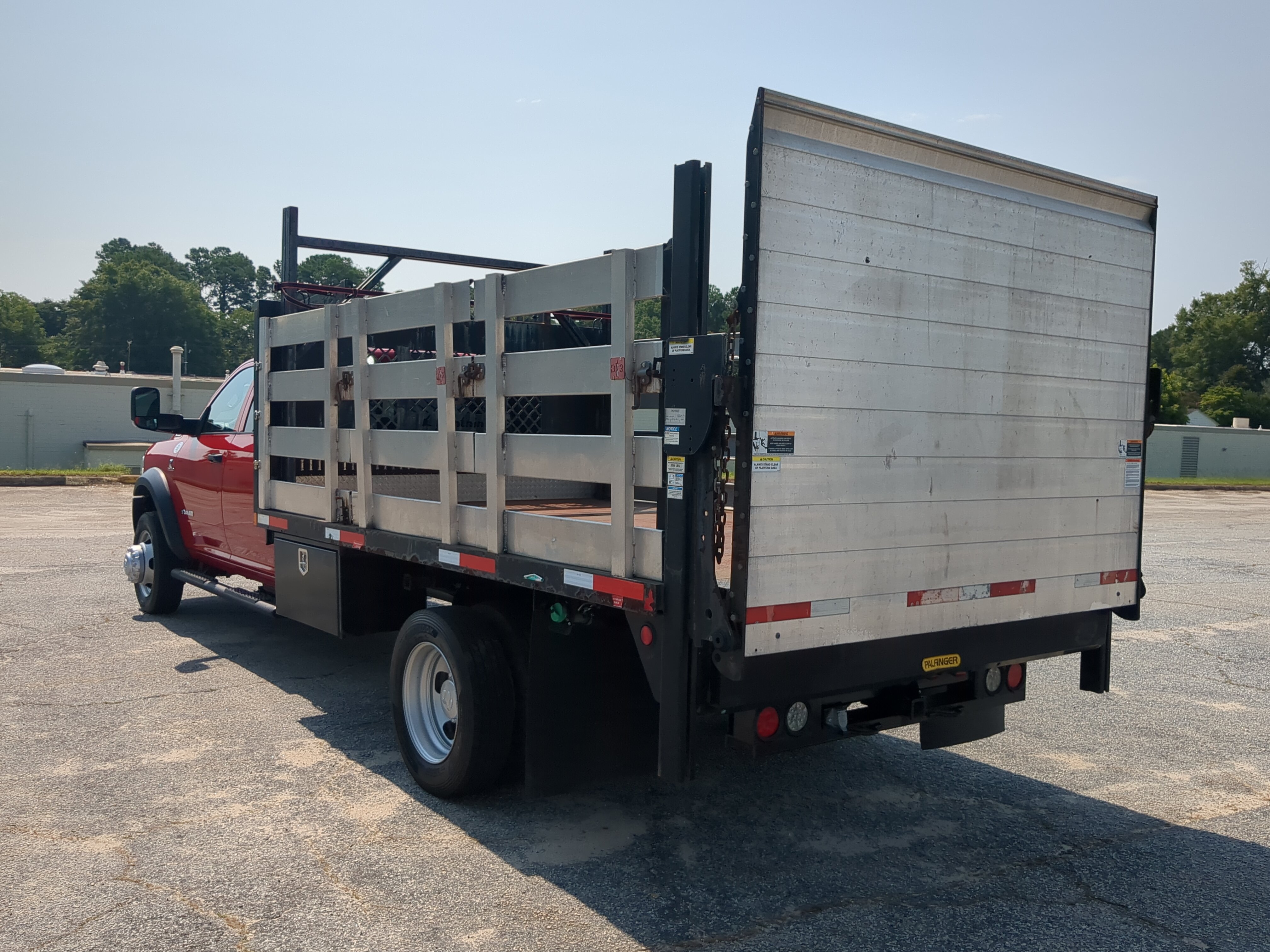 Used 2022 RAM 5500 Tradesman w/ Chrome Appearance Group RWD image 5