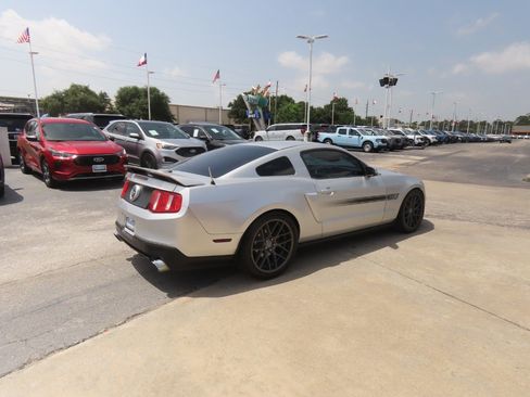 Used 2011 Ford Mustang GT Premium w/ Electronics Pkg RWD image 11