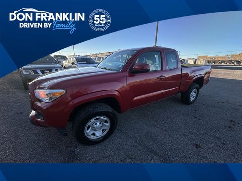 Used 2018 Toyota Tacoma SR image 1
