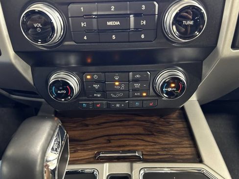 Certified 2020 Ford F150 Lariat w/ Equipment Group 502A Luxury AWD/4WD image 24