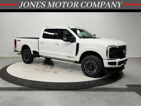Used 2026 Ford F250 Platinum AWD/4WD image 1