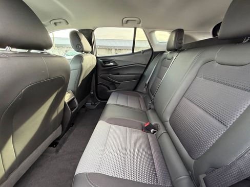 Used 2025 Chevrolet Trax LT image 23
