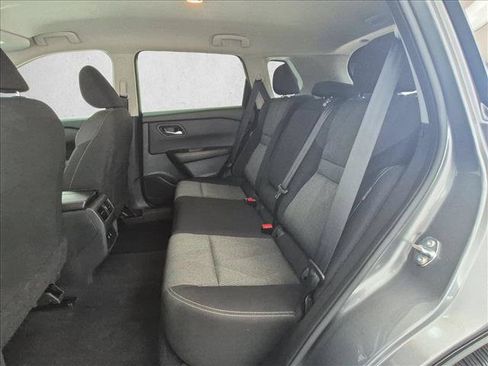 Used 2025 Nissan Rogue SV FWD image 19