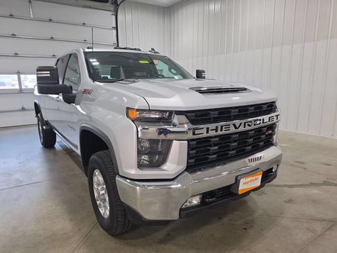 Used 2022 Chevrolet Silverado 3500 LT w/ Convenience Package AWD/4WD image 2