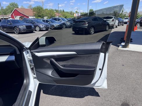 Used 2023 Tesla Model 3 Standard Range RWD image 14
