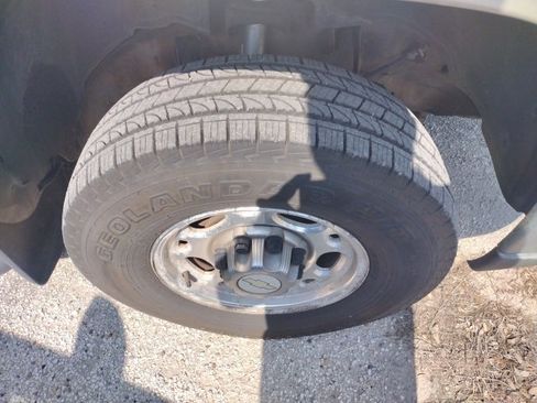 Used 2006 Chevrolet Silverado 2500 LT w/ Heavy-Duty Power Package image 18